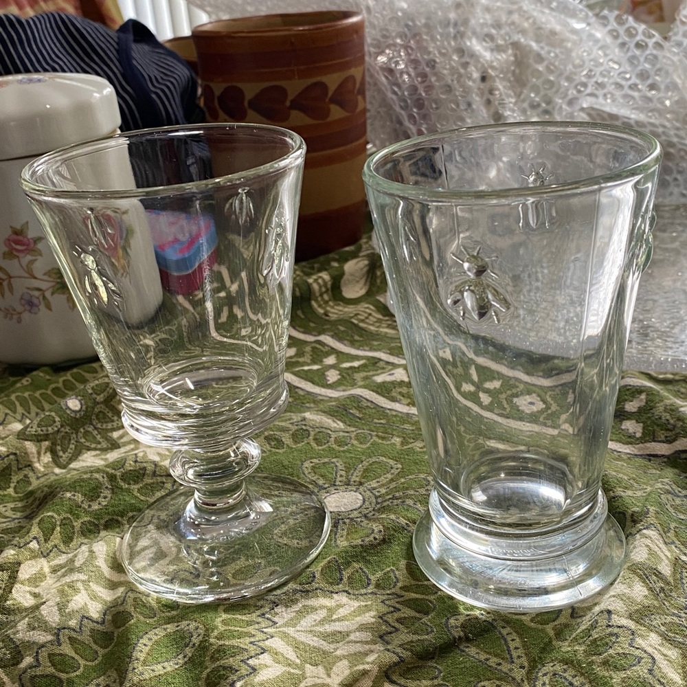 French La Rochre Bee Wine & Water Glasses.  Made in France. GUC.Classic Vintage
